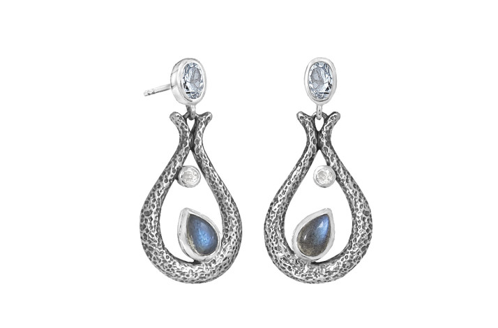 Silver ear ring - Unity