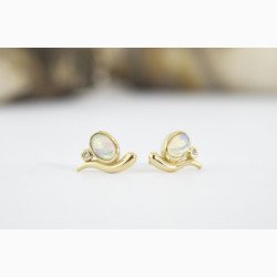 Gold ear pin - Elegant Opal
