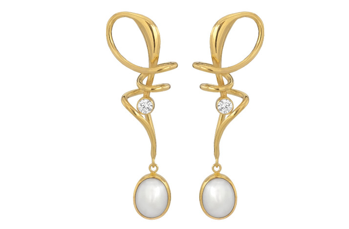 Gold plated ear ring - Winding White